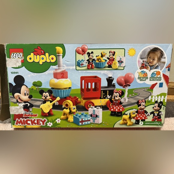 LEGO DUPLO Mickey & Minnie Celebration Train Set - Picture 2 of 5